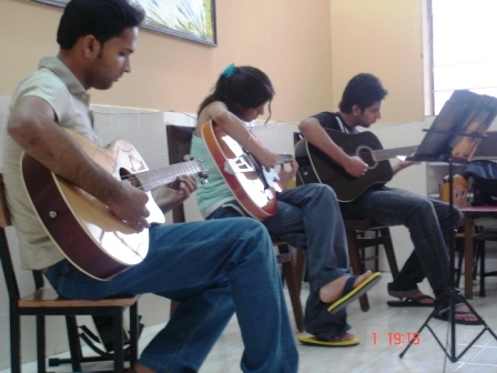Guitar Classes in Noida